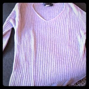 Size large V-neck Burberry lavender sweater